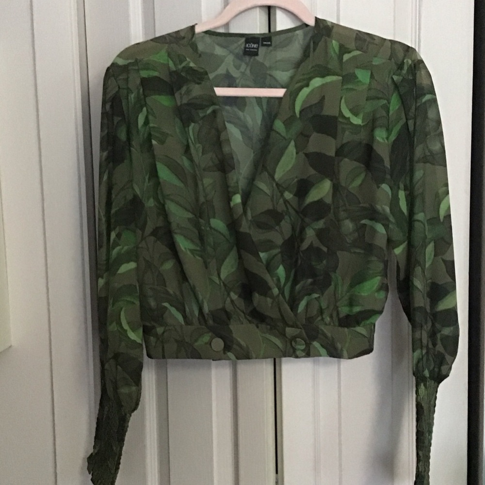 Simon’s icone Elegant Green Leaf Print Blouse